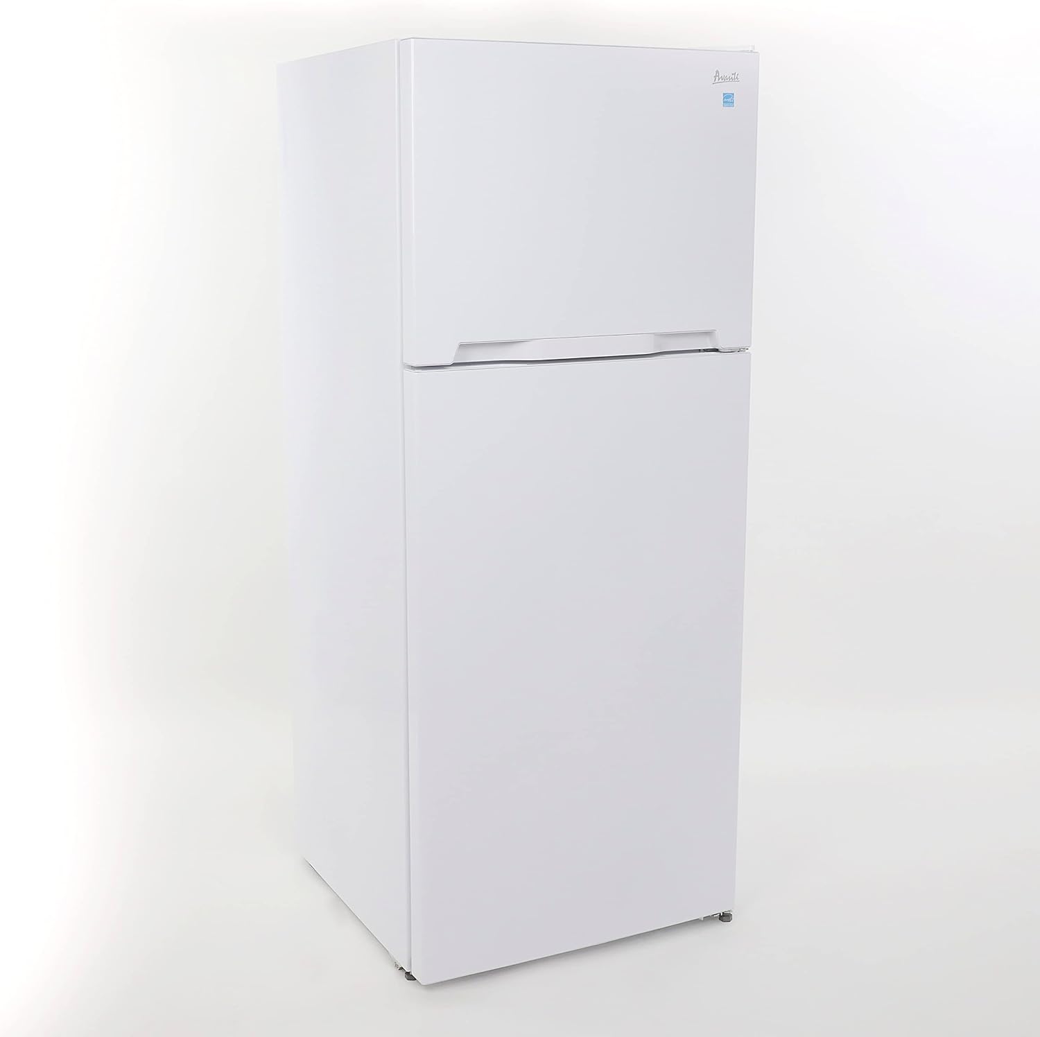 Avanti 14.3 Cu. Ft White Freestanding Top Freezer Refrigerator FF14V0W
