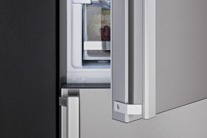 Bertazzoni 31 inch Reversible Door Stainless Steel Freestanding Refrigerator REF31BMFIX I Luxury Appliances Direct