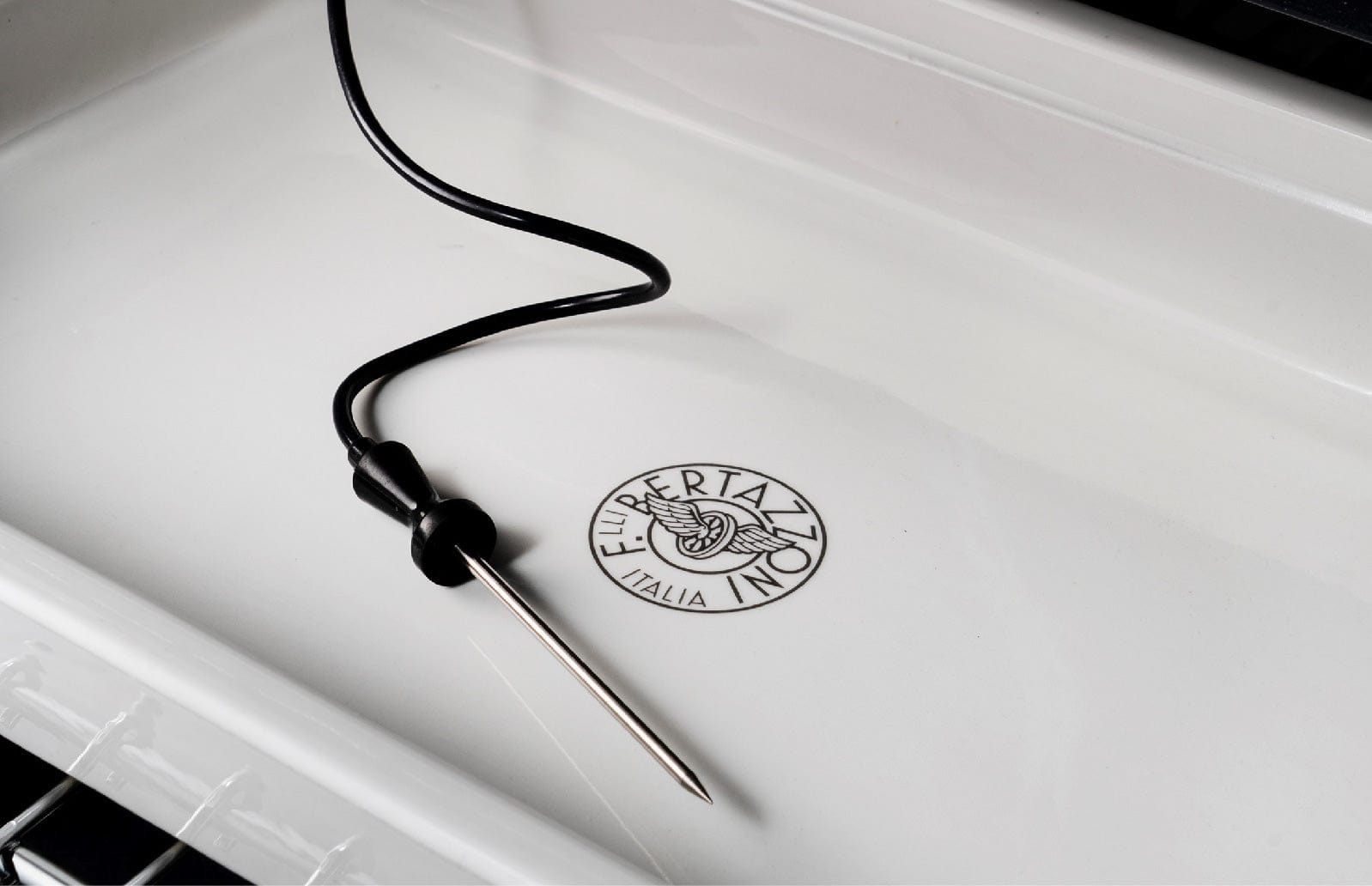 Bertazzoni 36 inch Heritage Series 6 Brass Burners Avorio All Gas Range HER366BCFGMAVT I Luxury Appliances Direct