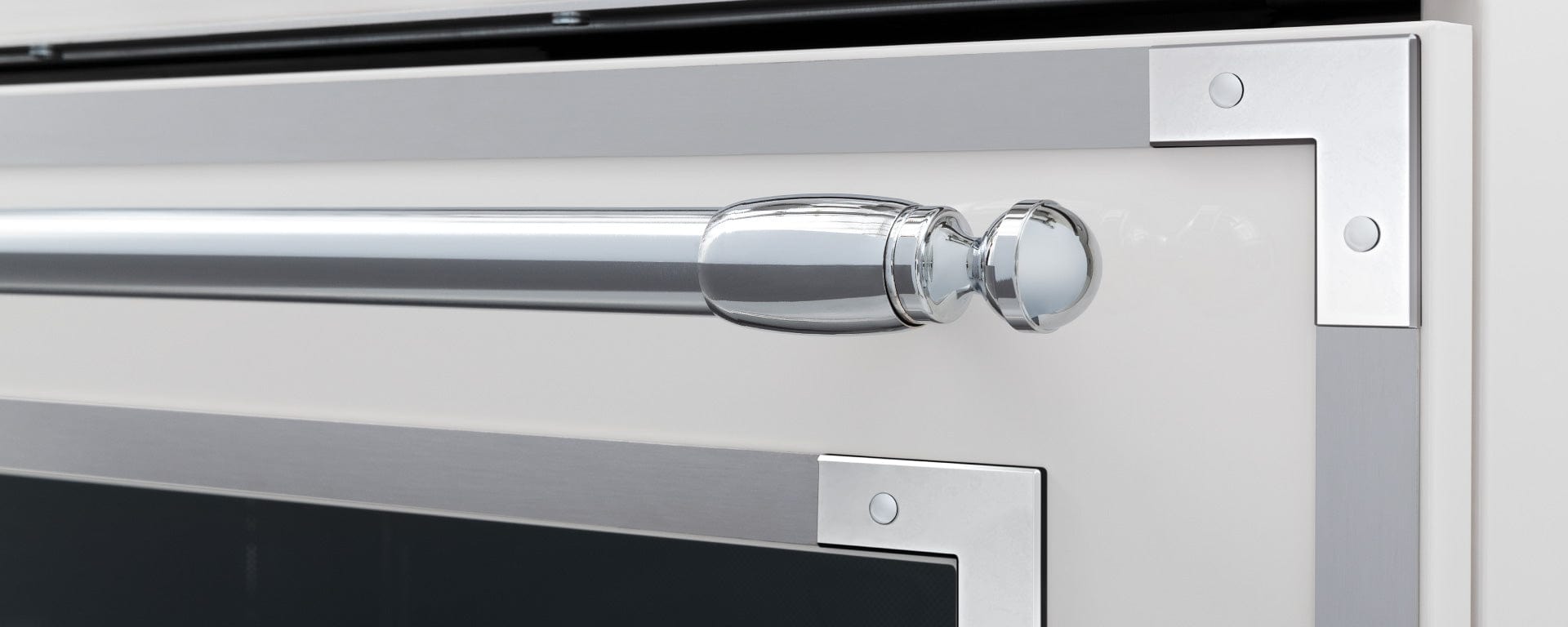 Bertazzoni Heritage Series 48" 6 Brass Burners Avorio Propane Gas Range With 7.1 Cu.Ft. Double Gas Oven and Electric Griddle HER486BTFGMAVT-LP I Luxury Appliances Direct