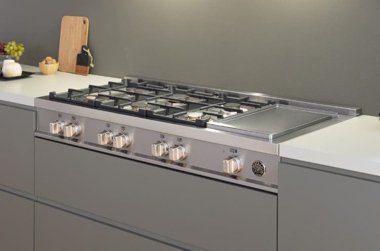 Bertazzoni Master Series 48" 6 Brass Burners Stainless Steel Gas Rangetop With Electric Griddle MAST486GRTBXT I Luxury Appliances Direct