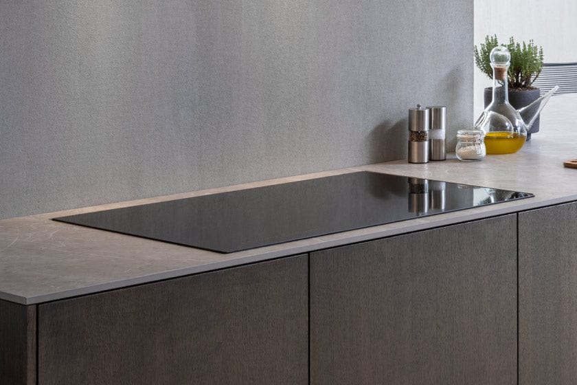 Bertazzoni Professional Series 36" 5 Heating Zones Nero Induction Cooktop P365IAE I Luxury Appliances Direct