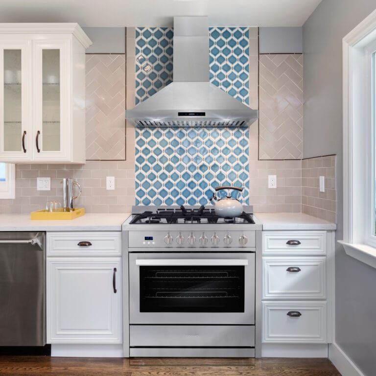 Cosmo 36-inch 3.8 cu. ft. Single Oven Gas Range COS-965AGC I Luxury Appliances Direct