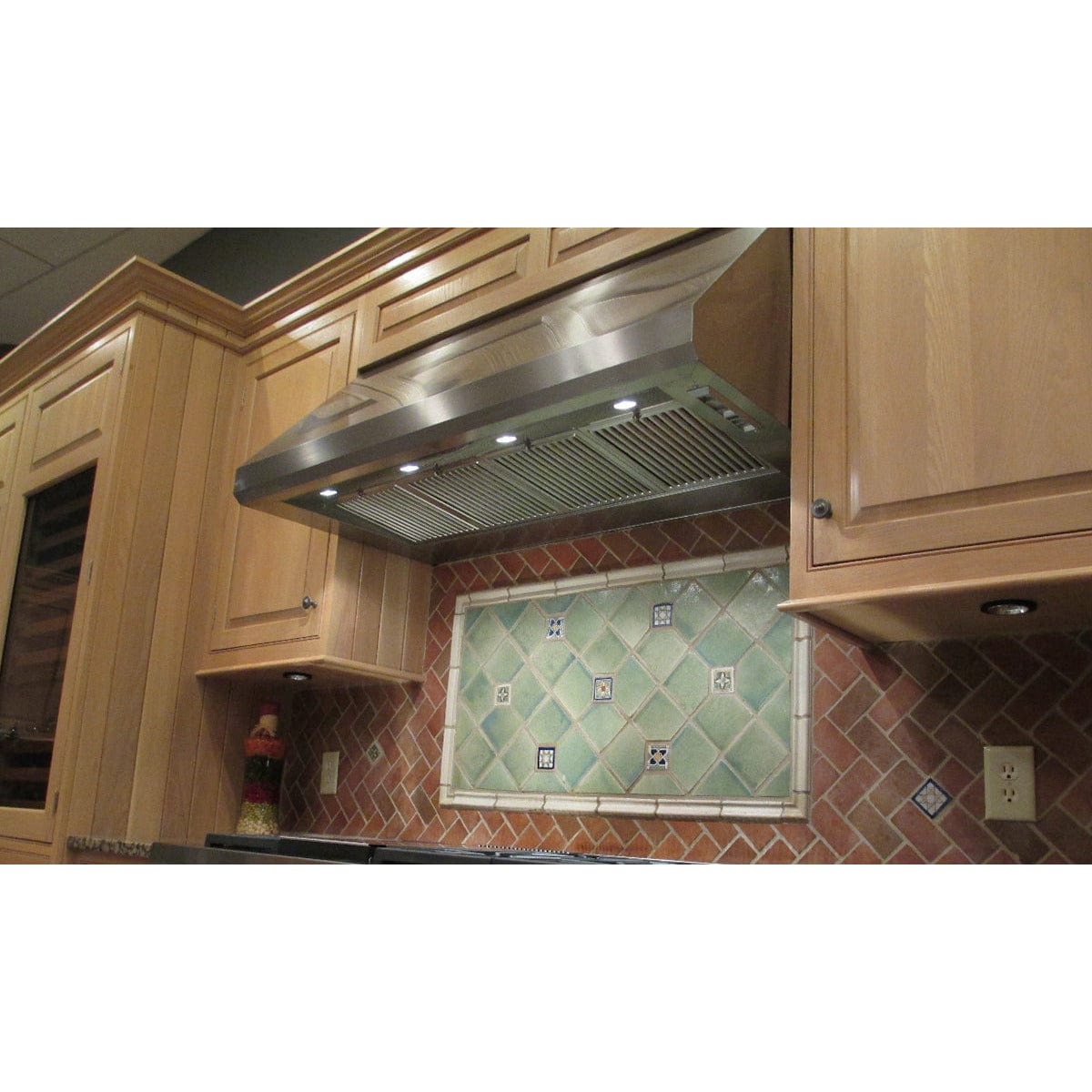 FABER 18 inch Maestrale 600CFM Stainless Steel Range Hood MAES3618SS600-B I Luxury Appliances Direct