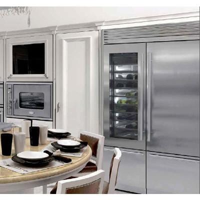 Fhiaba 24-inch, 12.1 cu. ft. Bottom Freezer Refrigerator with Ice and Water FP24B-RS1 I Luxury Appliances Direct