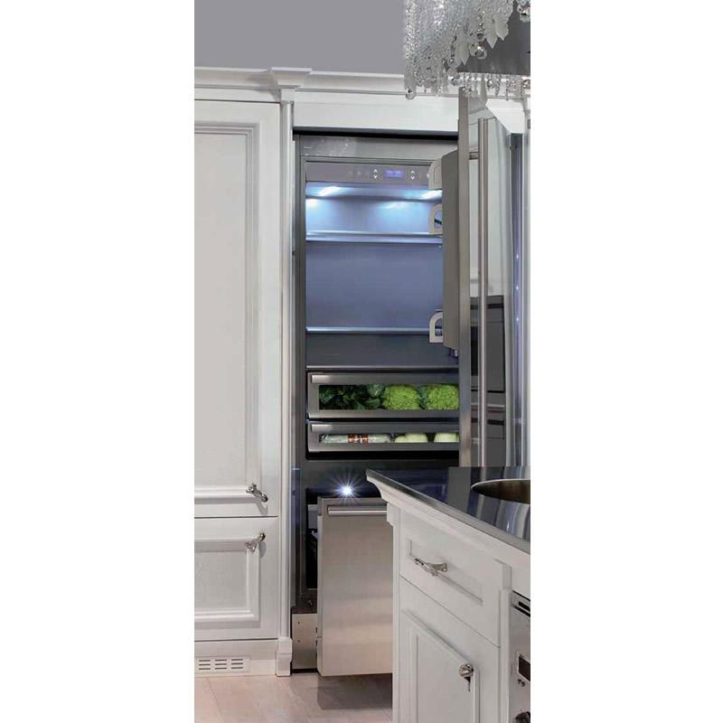 Fhiaba 30-inch, 15.5 cu. ft. Bottom Freezer Refrigerator with Ice and Water FP30BI-RS1 I Luxury Appliances Direct