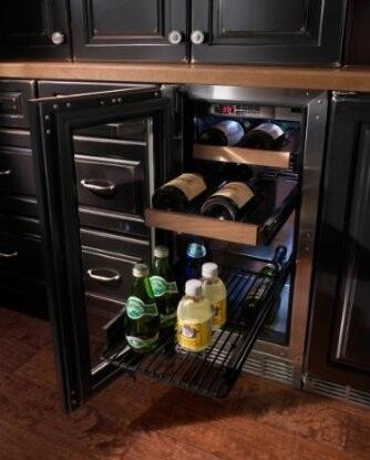 Perlick 15 inch Signature Series 2.8 cu.ft.Beverage Center HP15BS-4-4 I Luxury Appliances Direct