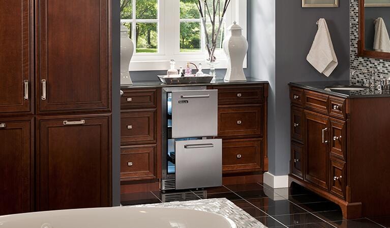 Perlick 15 inch Signature Series 2.8 cu.ft Drawer Refrigerator HP15RS-4-5 I Luxury Appliances Direct