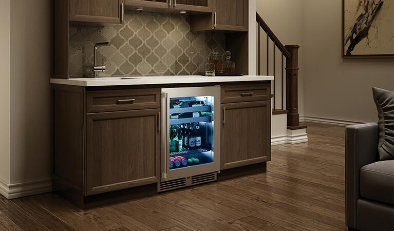 Perlick 24 inch Signature Series 3.1 cu ft Beverage Center HH24BS-4-3 I Luxury Appliances Direct