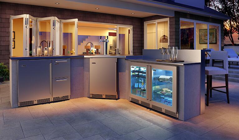 Perlick 24 inch Signature Series 3.1 cu ft Compact Refrigerator HH24RO-4-1 I Luxury Appliances Direct