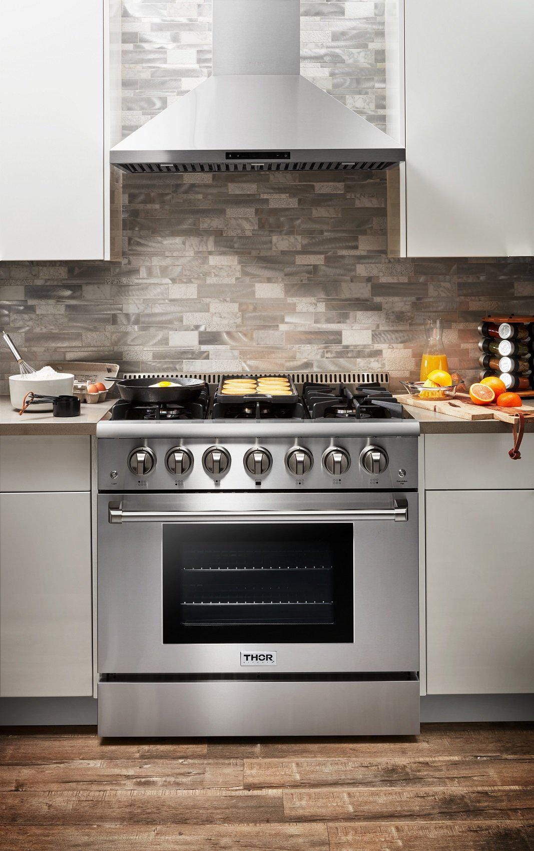 Thor Kitchen 36 in. 5.2 cu. ft. Professional Propane Gas Range in Stainless Steel HRG3618ULP I Luxury Appliances Direct