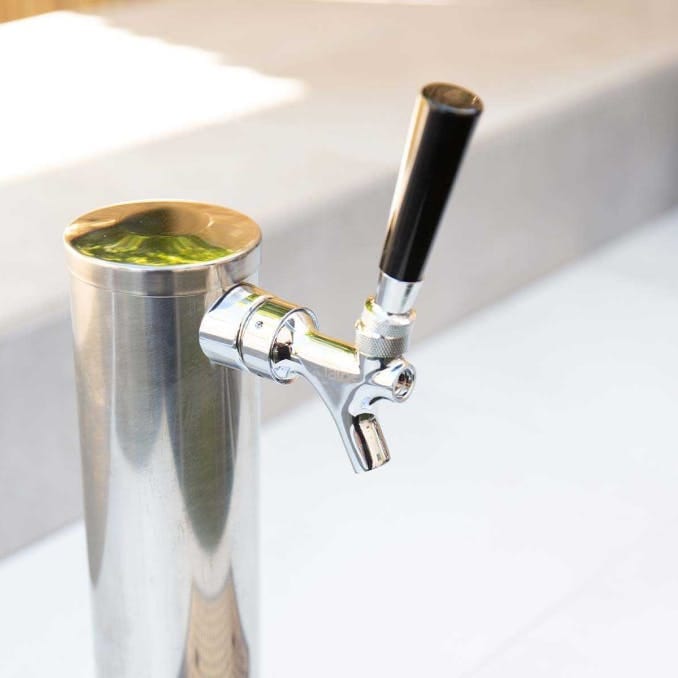 True Flame 24" 6.6C Deluxe Outdoor Rated Single Tap Kegerator TF-RFR-24DK1 I Luxury Appliances Direct