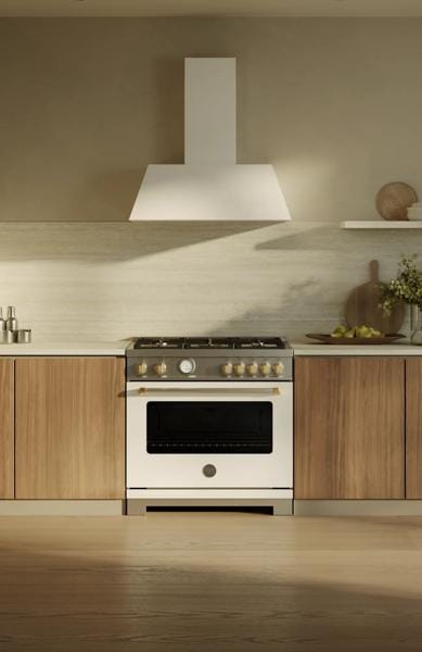 Bertazzoni Master Series 36 inch Dual Fuel Gold Accent 5 Burner Electric Oven