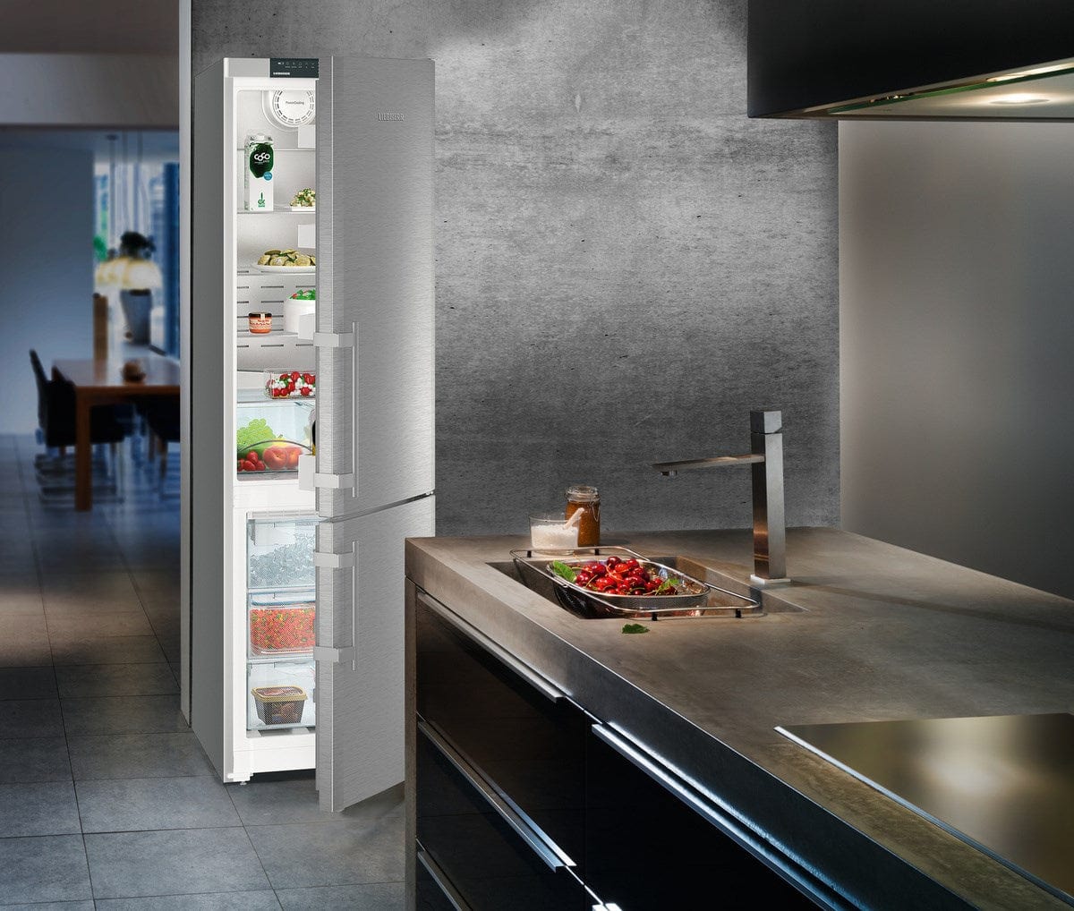 Liebherr 24" CS 1360B Reversible Stainless Freestanding Fridge-Freezer Refrigerators CS 1360B Luxury Appliances Direct