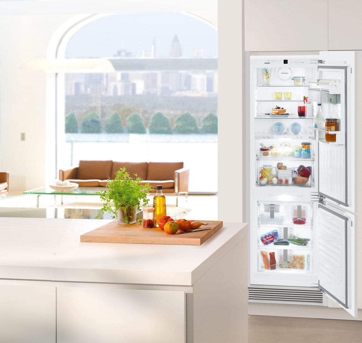 Liebherr 24" Fully Integrated Fridge-Freezer HCB 1060 Refrigerators HCB 1060 Luxury Appliances Direct