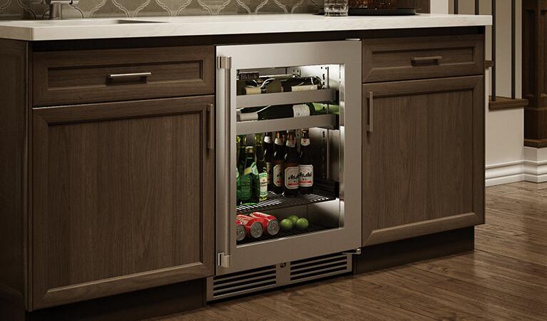 Perlick 24 inch Signature Series 5.2 cu ft  Beverage Center HP24BO-4-3 Beverage Centers Luxury Appliances Direct