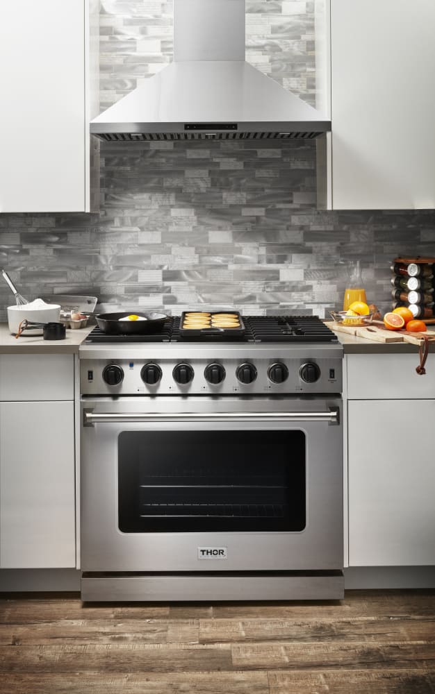 Thor Kitchen 36 in. 6.0 Cu. Ft Professional Natural Gas Range in Stainless Steel LRG3601U Ranges LRG3601U Luxury Appliances Direct